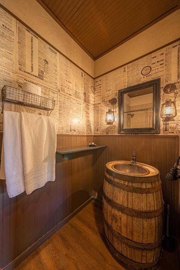 Miners Cabins #1 - Two Double Beds And Private Balcony Tombstone Exterior foto